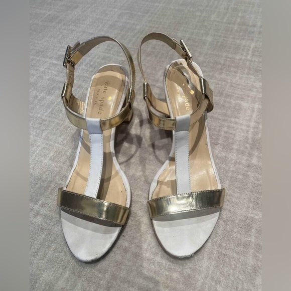 SOLD - Gorgeous 💖💖 golden 👡 by Kate Spade 📣📣🤩 - Picture 1 of 3